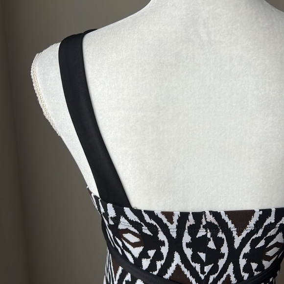 Jessica Dress - Picture 10 of 11